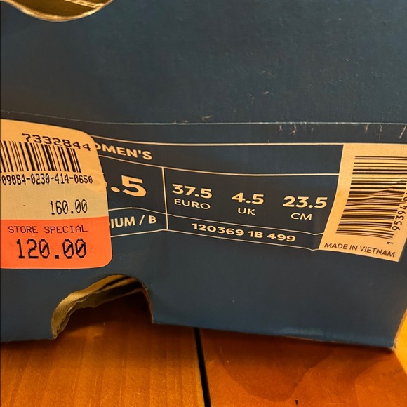 Brooks glycerine 20 navy, lavender, and Teal. Size 6.5M. New. Amazing deal. - Picture 10 of 10